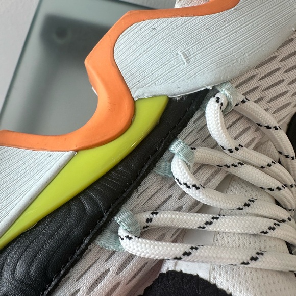 Sorel Women’s White and Black Sneakers, Size: 7 - Picture 7 of 10